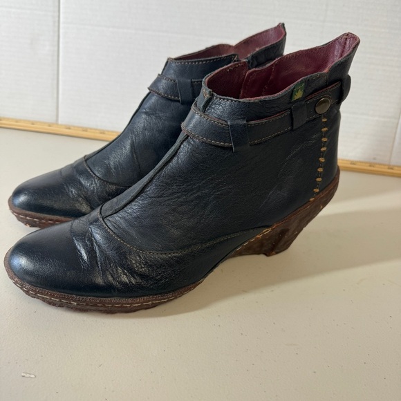 El Naturalista Women's Leather Lagenlook Black Winter Wedge Boots  Size 41 - Picture 4 of 16